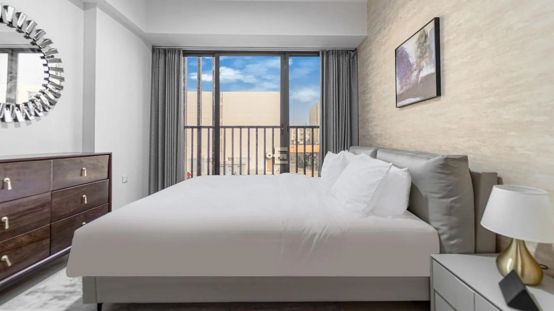 Everluxe 1 Bedroom Front View - Al Karama Dubai 0*,