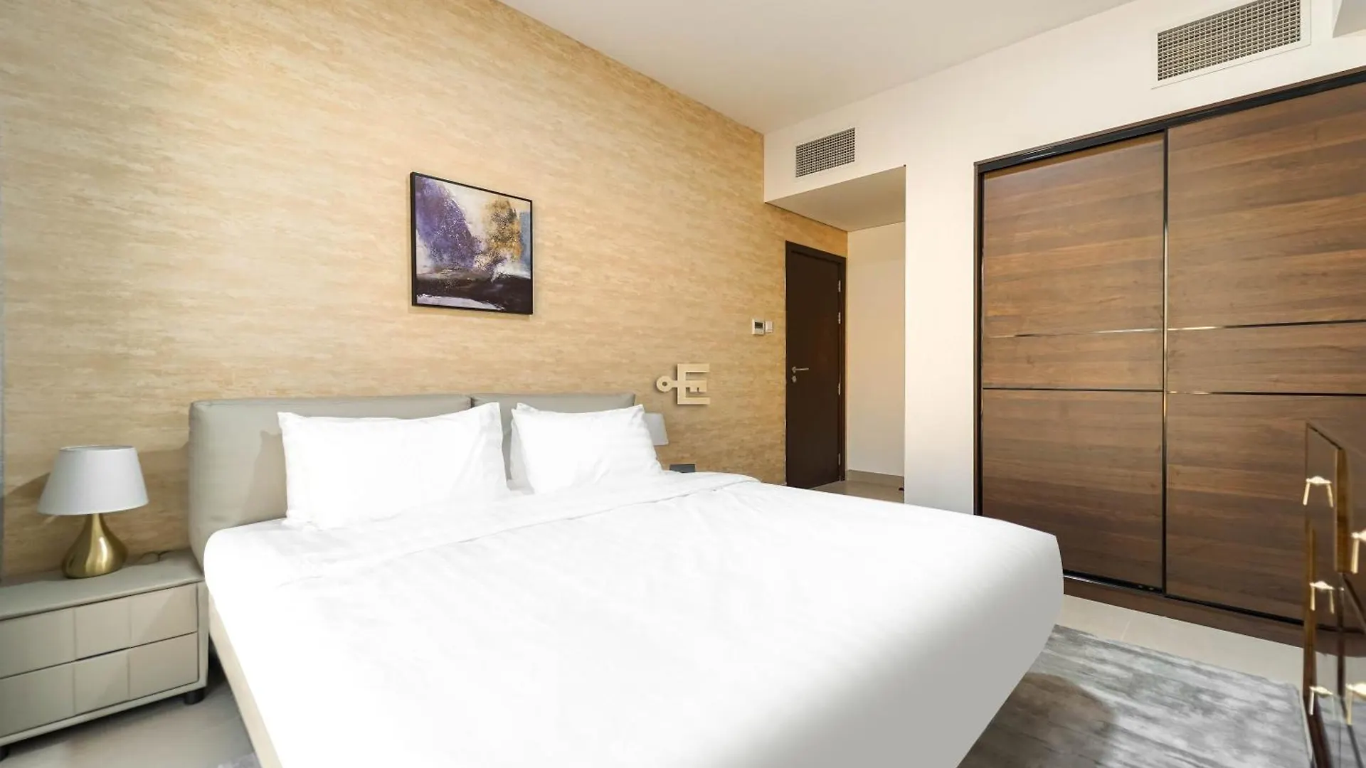 Everluxe 1 Bedroom Front View - Al Karama Dubai 0*,